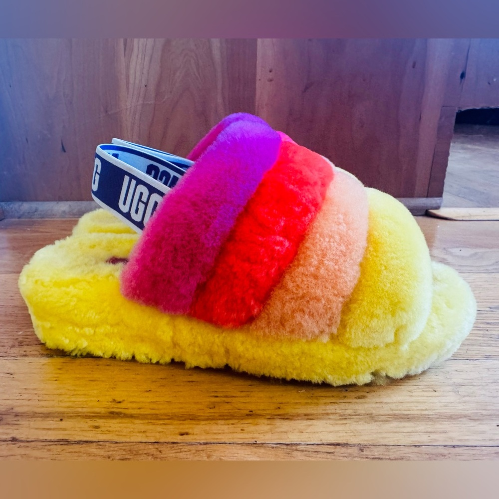 UGG Multicolor Fluffy, Furry Slippers, Size 5